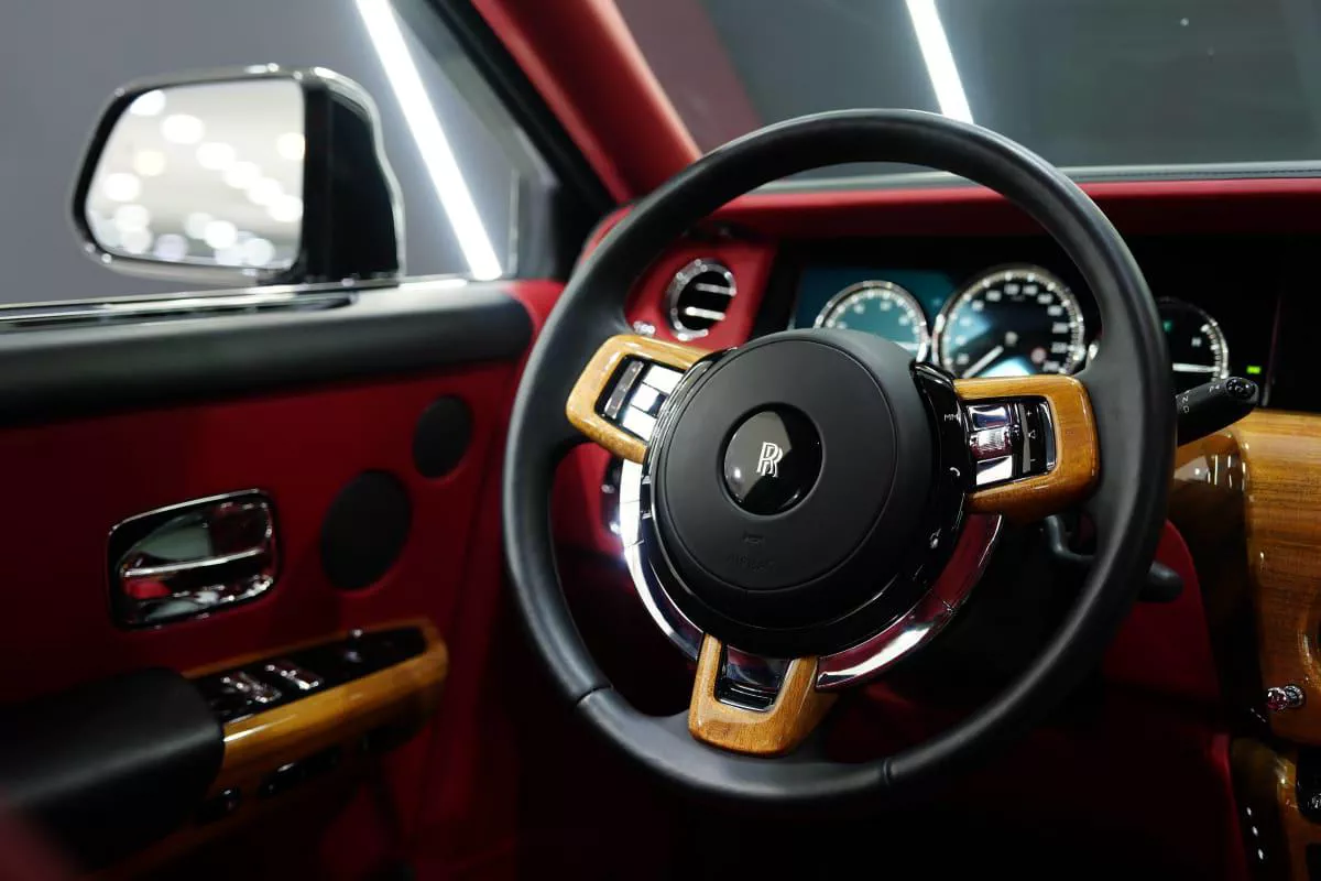 Rolls-Royce Phantom VIII-10-10