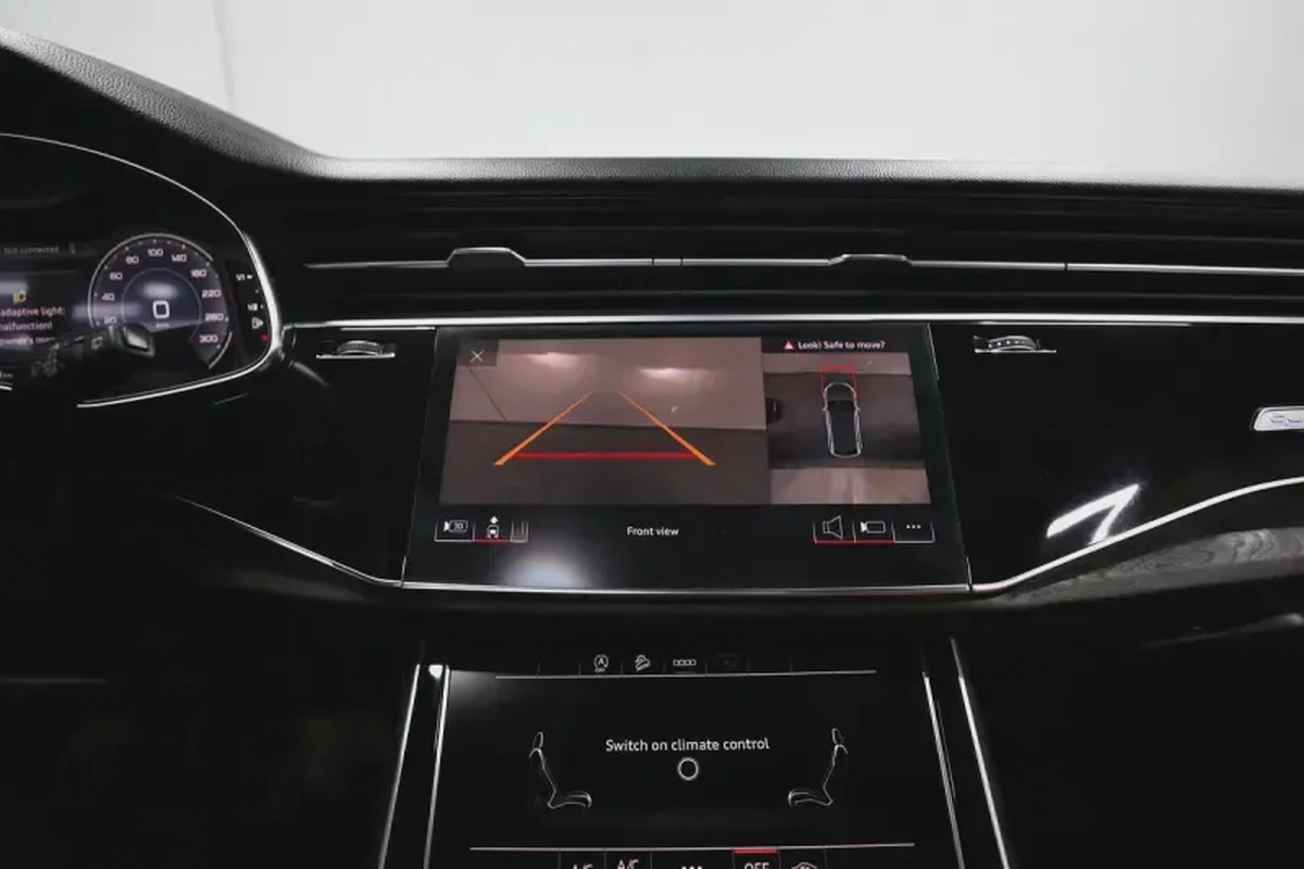 Audi Q8 55 TFSI quattro-6-6
