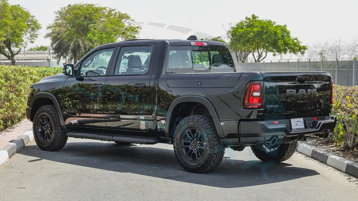 ( Only For Export ) 2026/2026 RAM 1500 REBEL 4X4 3.0TT HURRICANE GCC 0Km ( BEDLINER , RAMBOX )-4-4