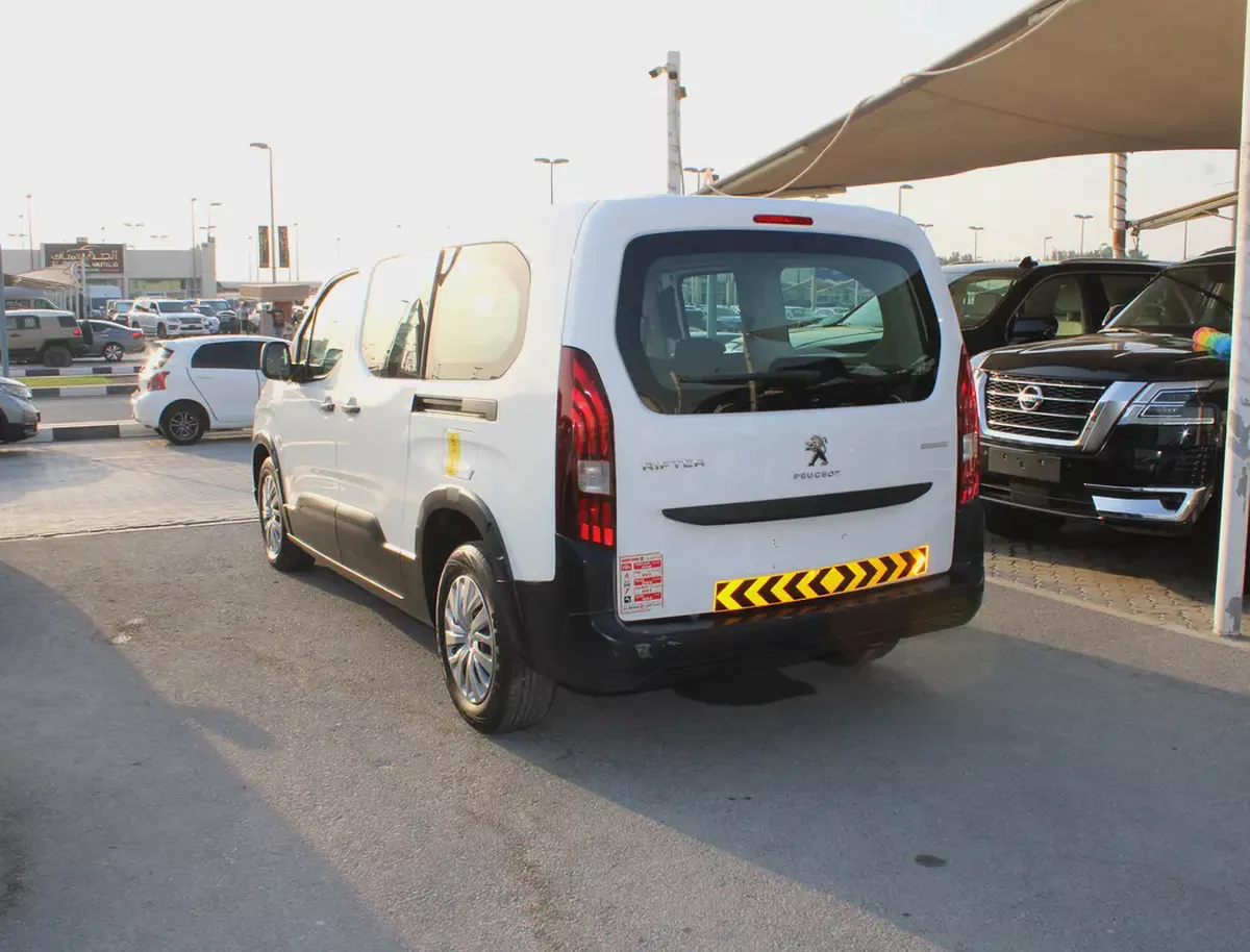 Peugeot Rifter 2022 GCC Specs-3-3