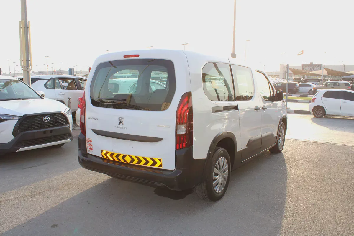 Peugeot Rifter 2022 GCC Specs-4-4