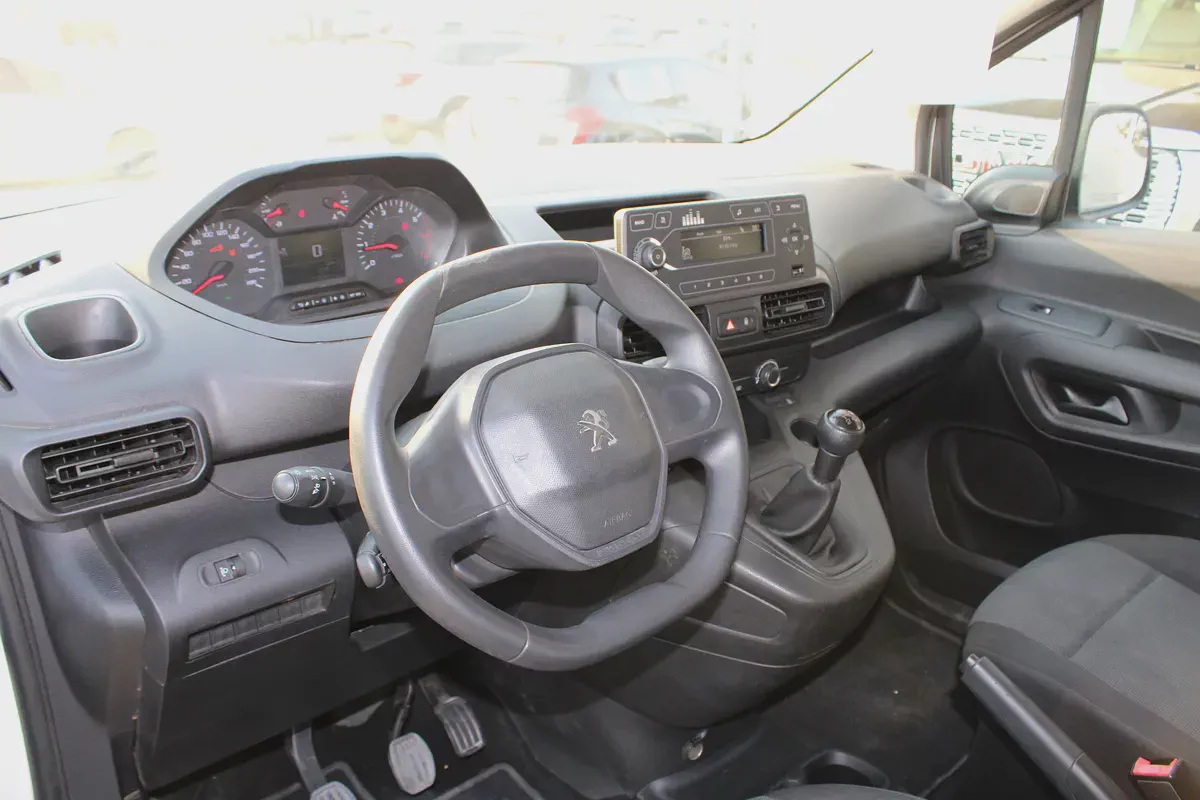 Peugeot Rifter 2022 GCC Specs-6-6