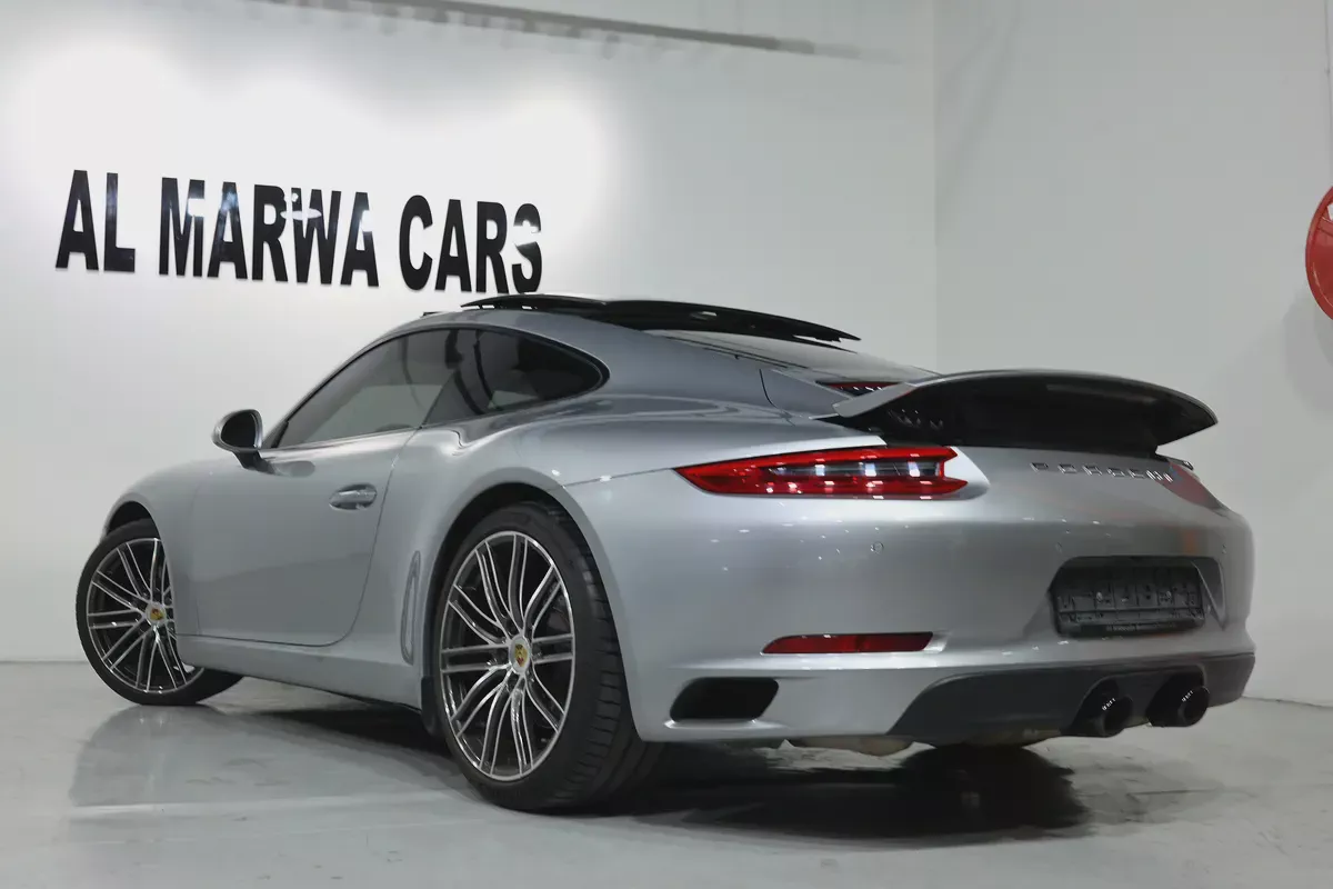 PORSCHE CARRERA 911 -2018 -FULL SERVICE HISTORY  -GCC SPECS-2-2