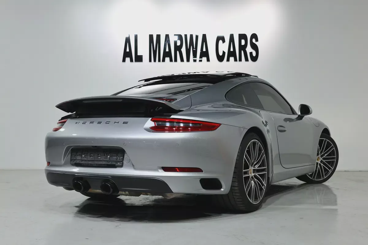PORSCHE CARRERA 911 -2018 -FULL SERVICE HISTORY  -GCC SPECS-3-3