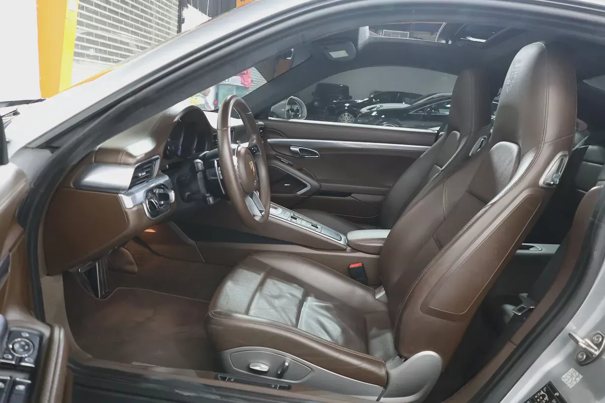 PORSCHE CARRERA 911 -2018 -FULL SERVICE HISTORY  -GCC SPECS-8-8