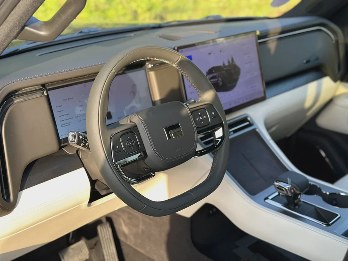 ROX 01 7 Seats / Export /  2025  /  HYBRID / Long-Range-10-10