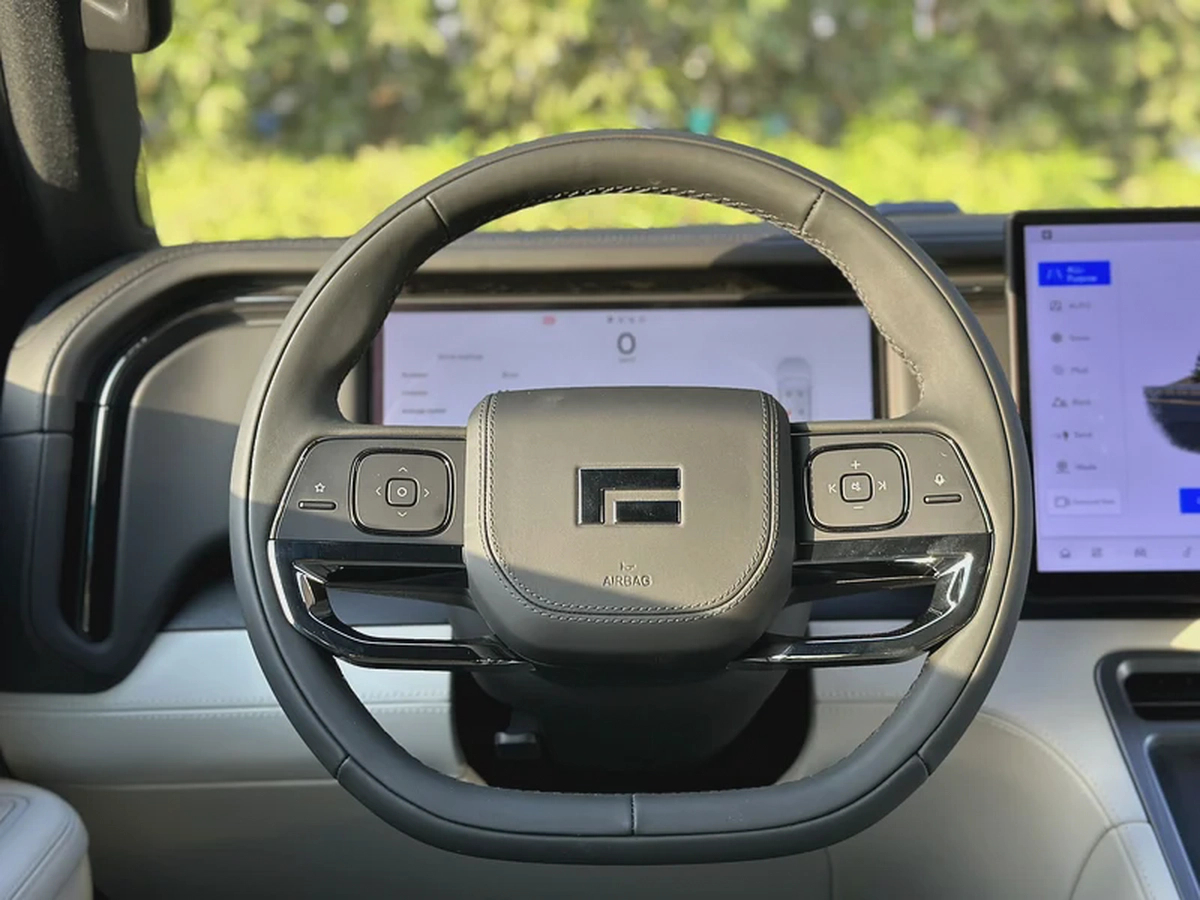 ROX 01 7 Seats / Export /  2025  /  HYBRID / Long-Range-11-11