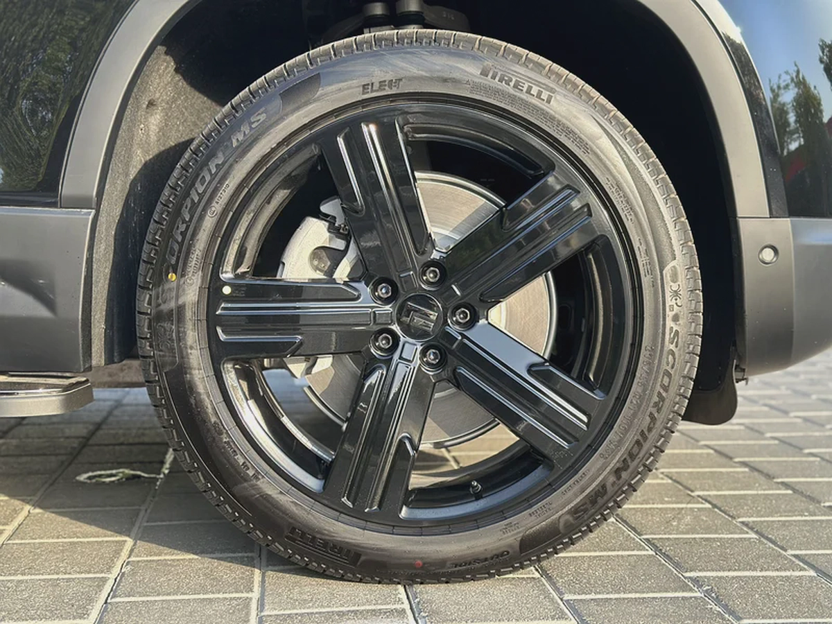 ROX 01 7 Seats / Export /  2025  /  HYBRID / Long-Range-17-17