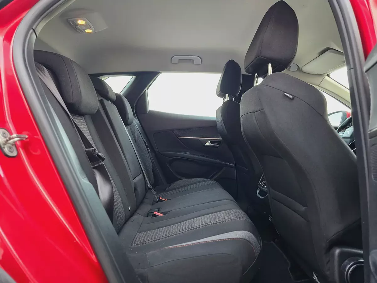 Peugeot 3008 Active Plus 2021 | GCC Specs | Premium Condition Low KM Mid Sized SUV With Bank Loan-9-9