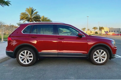 2017 Volkswagen Tiguan R-Line | GCC Specs | ACCIDNT free | top of the range-0