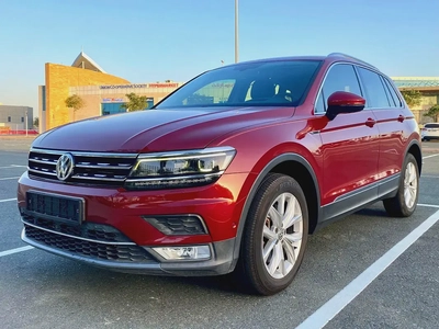 2017 Volkswagen Tiguan R-Line | GCC Specs | ACCIDNT free | top of the range-1