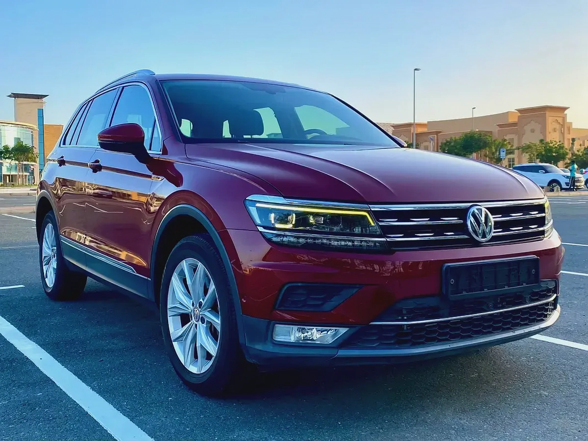 2017 Volkswagen Tiguan R-Line | GCC Specs | ACCIDNT free | top of the range-4-4