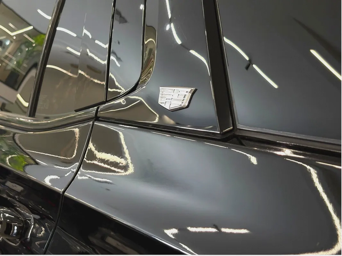 AED 3,520 P.M | 0% DOWN PAYMENT | CADILLAC ESCALADE SPORT LUXURY | 6.2L V8 4WD | FULL SERVICE HISTOR