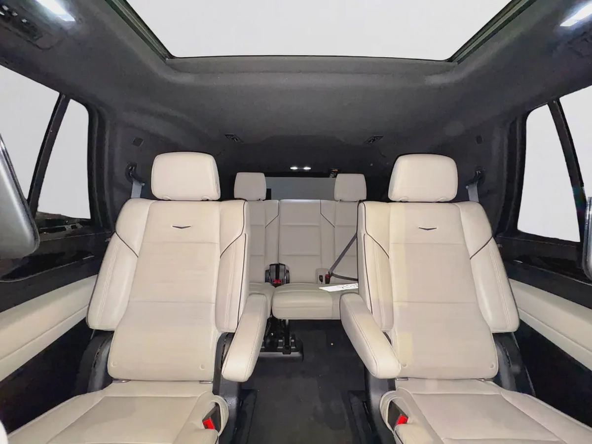 AED 3,520 P.M | 0% DOWN PAYMENT | CADILLAC ESCALADE SPORT LUXURY | 6.2L V8 4WD | FULL SERVICE HISTOR