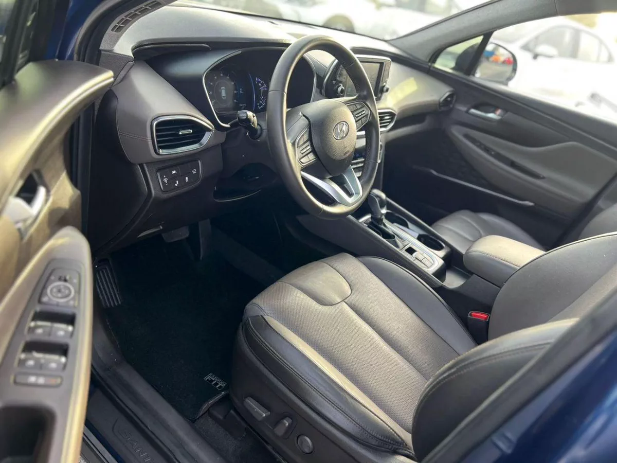 Hyundai Santa Fe SEL 2020 Hyundai Santafe Full Option Panoramic View - 2.4L V4 - With Radar & Sensor --11-0