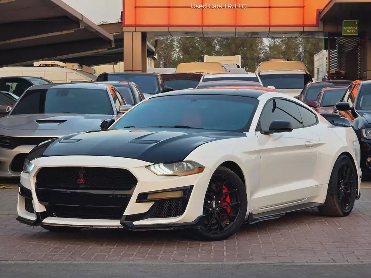 فورد موستانج 2018 مواصفات امريكية GT ٨سلندر بحالة جيدة
