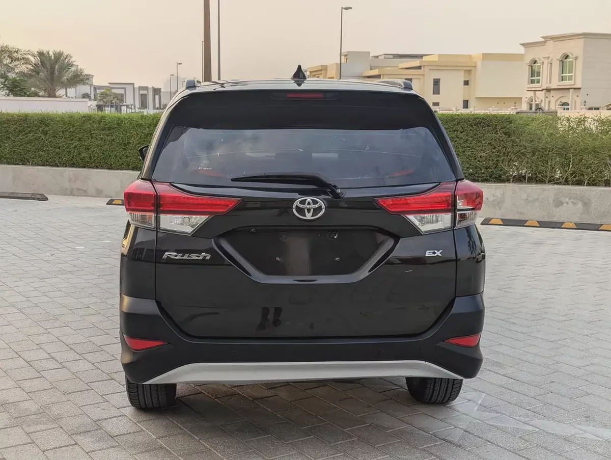 Toyota Rush EX 2020 GCC Specs Excellent Condition V4 1.5-6-6