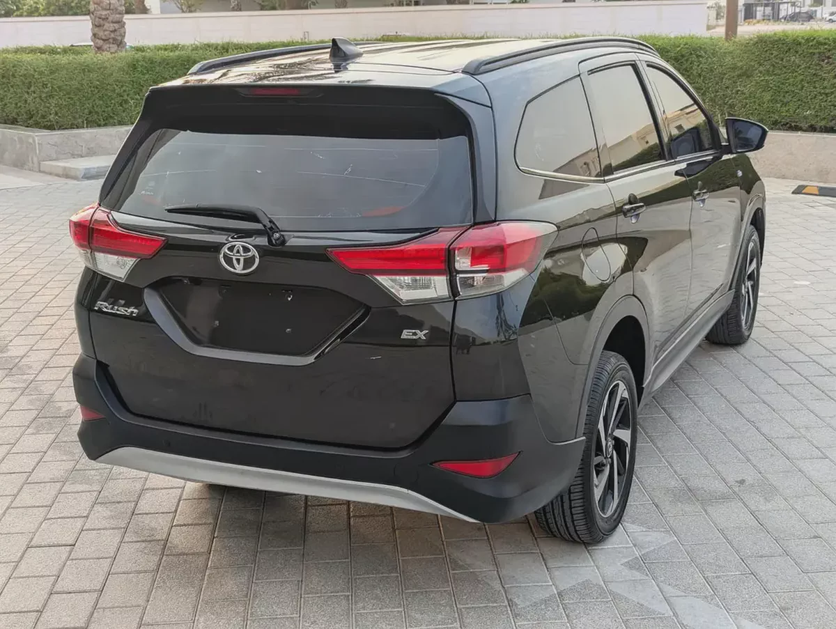 Toyota Rush EX 2020 GCC Specs Excellent Condition V4 1.5-7-7
