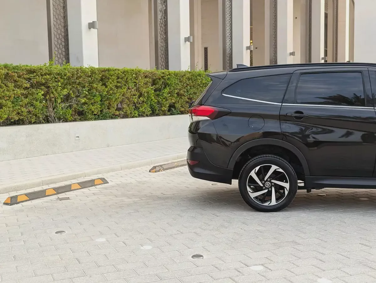 Toyota Rush EX 2020 GCC Specs Excellent Condition V4 1.5-8-8