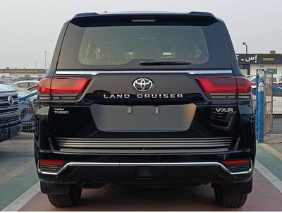 Toyota Land Cruiser VXR 3.5 | VXR TWIN TURBO | JBL WITH HEADSUP DISPLAY | 360* CAM | SUNROOF | FULL OPTION-2