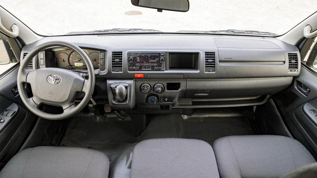 Toyota Hiace GL TOYOTA HIACE HR 2.7P MT 16 SEATER  - WHITE-11-0