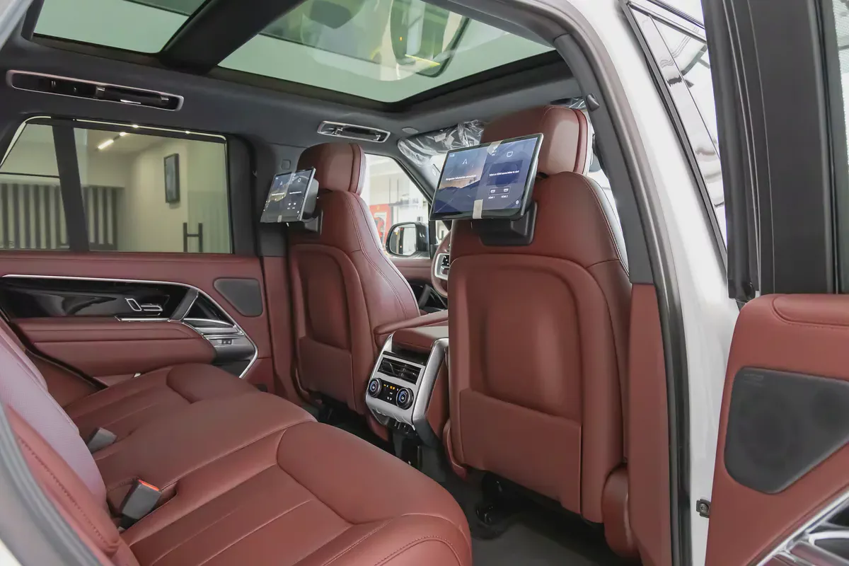 Range Rover Vogue P400 | HSE | AWD| 2026 | GCC Specs | (Export)-15-15