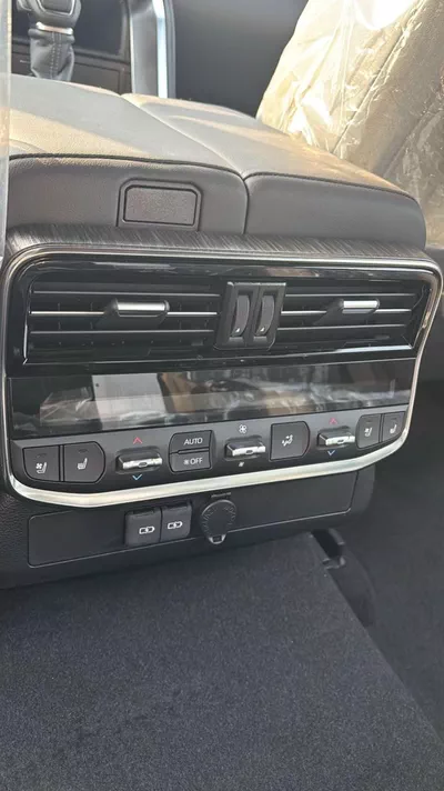 Toyota Land Cruiser VXR-7