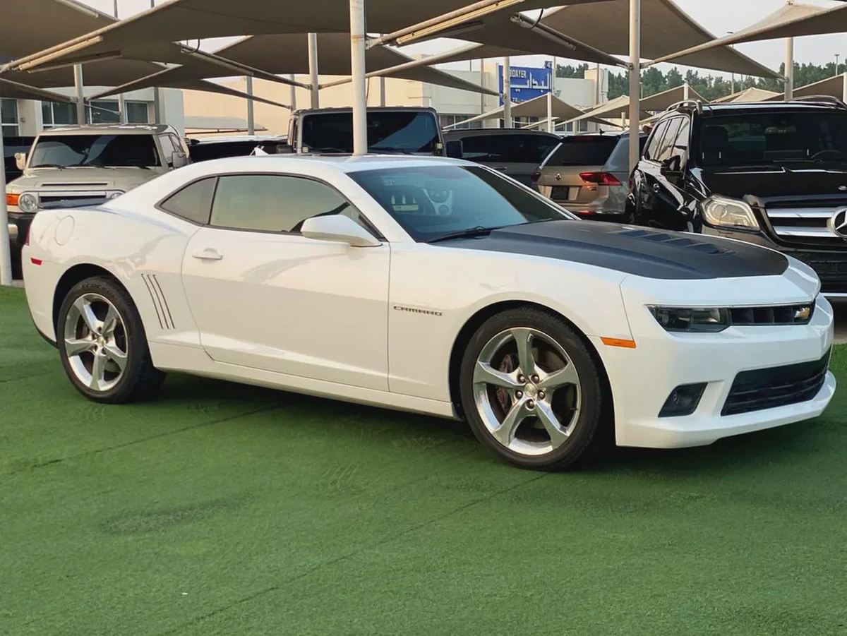 (2015) CHEVROLET CAMARO //GCC//FULL OPTION//LOW MILLAGE//ORIGINAL PAINT//EXCELLENT CONDITION//-1-1