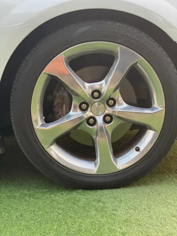 (2015) CHEVROLET CAMARO //GCC//FULL OPTION//LOW MILLAGE//ORIGINAL PAINT//EXCELLENT CONDITION//