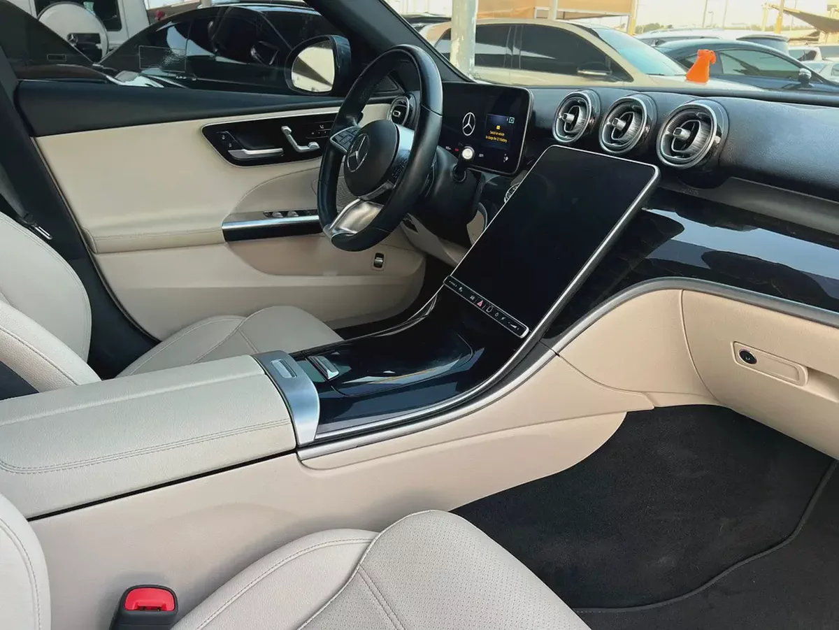 Mercedes c300 2023
مرسيدس C300 2023-6-6