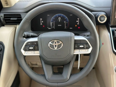 Toyota Land Cruiser GXR 3.5L-4