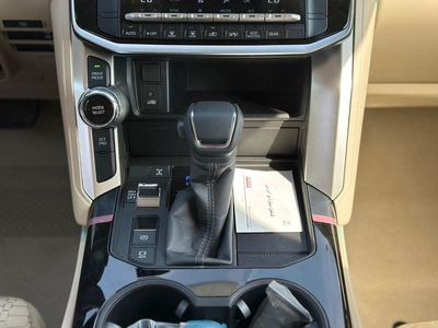 Toyota Land Cruiser GXR 3.5L-5