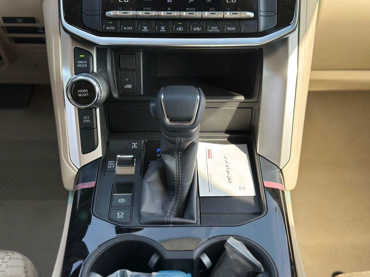 Toyota Land Cruiser GXR 3.5L-5-0