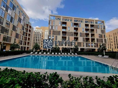 Brand new studio with gym pool and parking-0