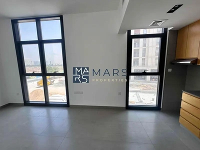 Brand new studio with gym pool and parking-4