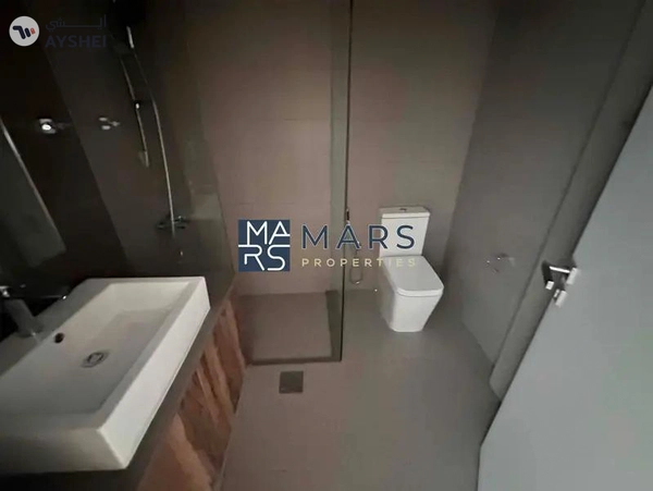 Brand new studio with gym pool and parking