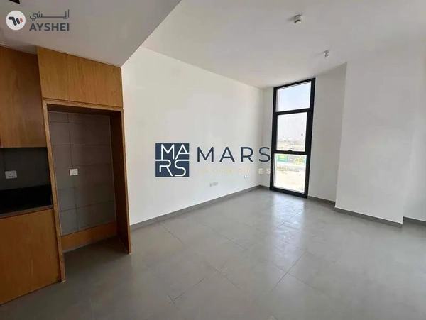 Brand new studio with gym pool and parking