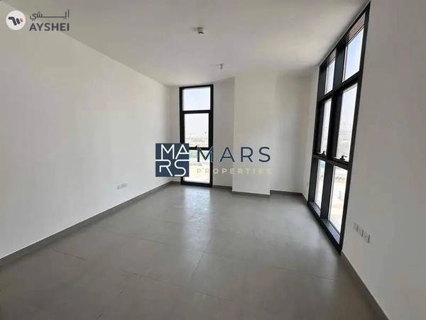 Brand new studio with gym pool and parking