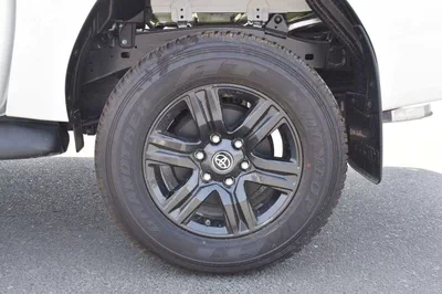 Toyota Hilux SGLX 2025 MODEL:TOYOTA-HILUX 4X4 2.7 MT DC DISPLAY AUDIO AUTO & RR AC, W/O  BEDLINER MATERIAL CODE:-10