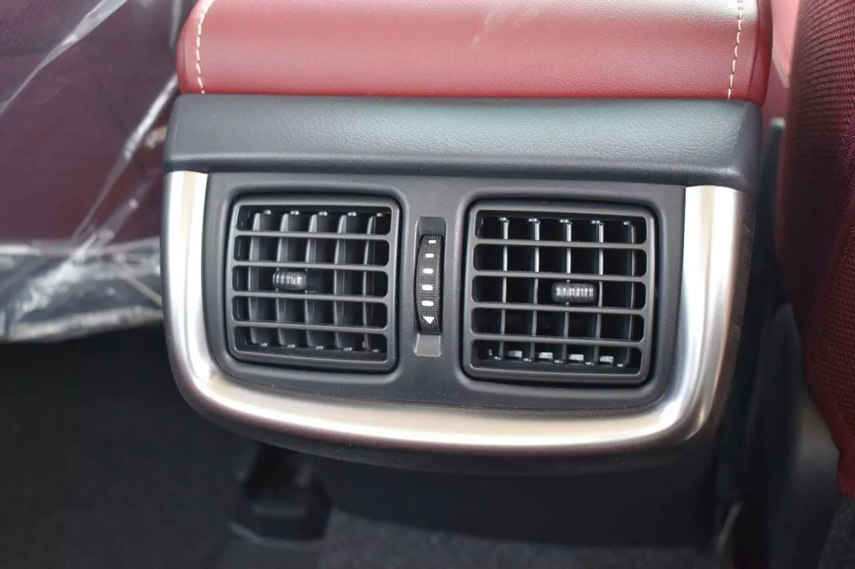 Toyota Hilux SGLX 2025 MODEL:TOYOTA-HILUX 4X4 2.7 MT DC DISPLAY AUDIO AUTO & RR AC, W/O  BEDLINER MATERIAL CODE:-11-0
