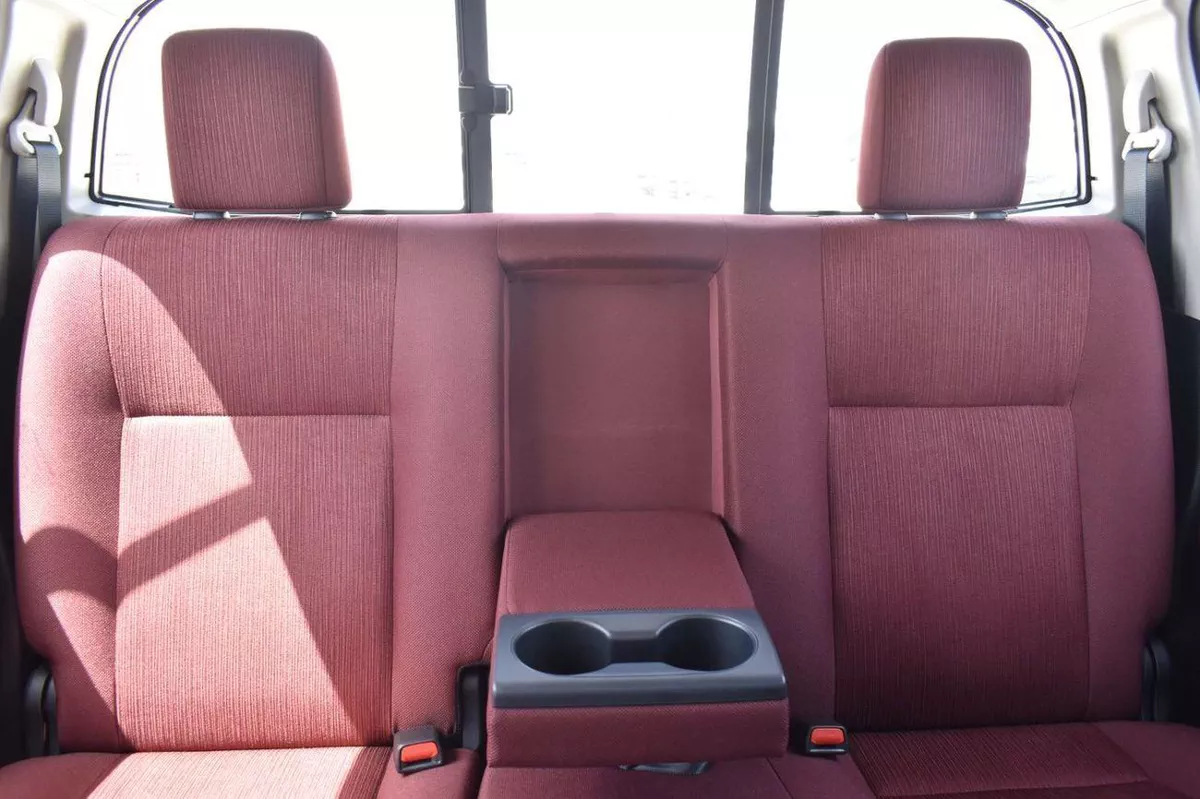 Toyota Hilux SGLX 2025 MODEL:TOYOTA-HILUX 4X4 2.7 MT DC DISPLAY AUDIO AUTO & RR AC, W/O  BEDLINER MATERIAL CODE:-13-0