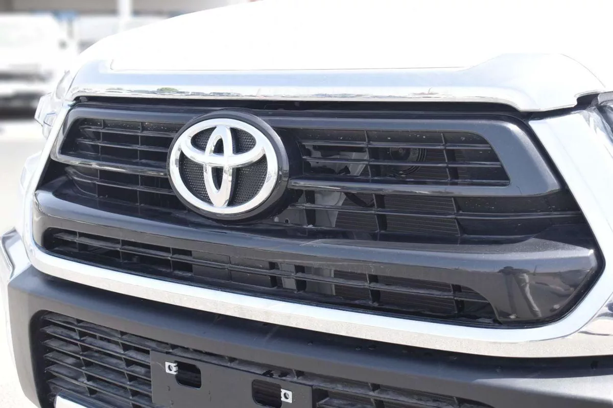 Toyota Hilux SGLX 2025 MODEL:TOYOTA-HILUX 4X4 2.7 MT DC DISPLAY AUDIO AUTO & RR AC, W/O  BEDLINER MATERIAL CODE:-14-0