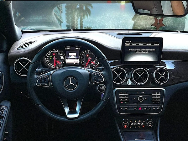 MERCEDES BENZ | GLA250 | 2.0L | 2017 | GCC | EXCELLET CONDITION
