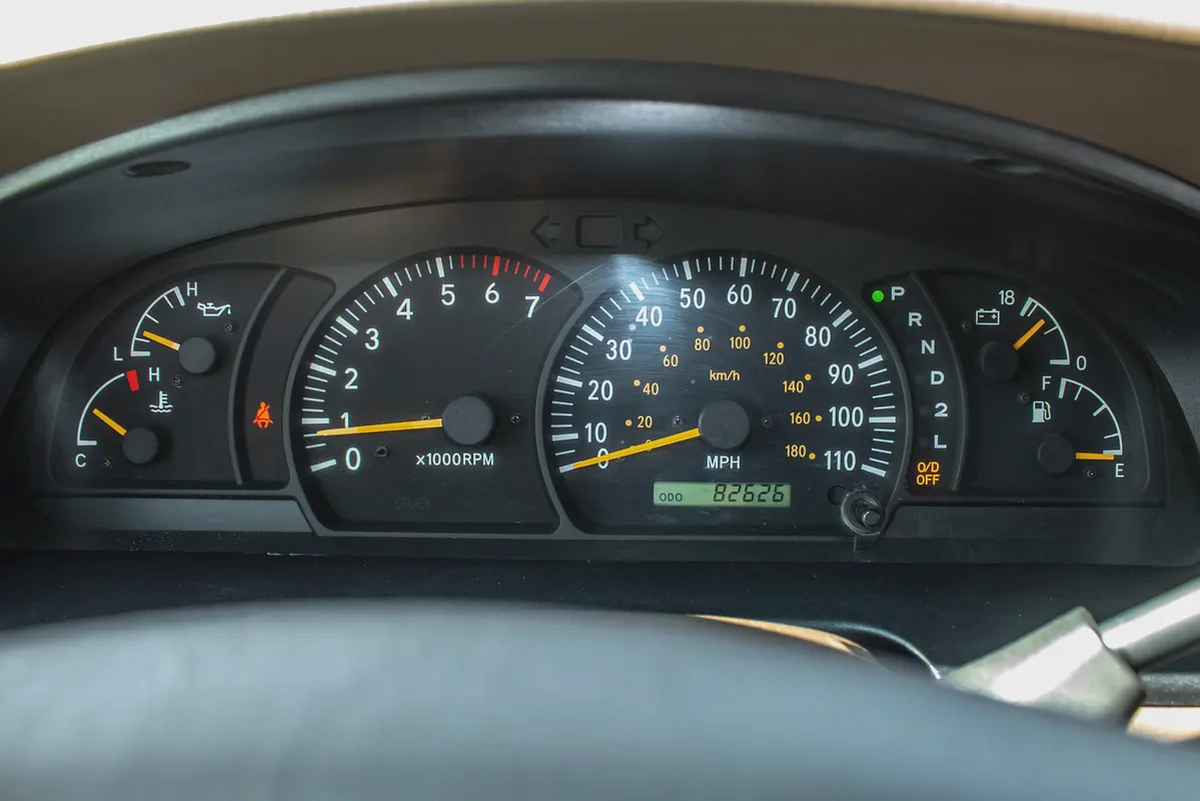 2000 - TOYOTA TUNDRA 4X4 - IMMCULATE CONDITION - ONLY 82,000 KM-8-8