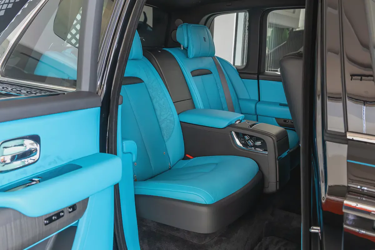 ROLLS-ROYCE CULLINAN | WARRANTY AVAILABLE PITSTOP 360AGMC | SILVER BADGE | BESPOKE TURQUOISE LEATHER-13-13