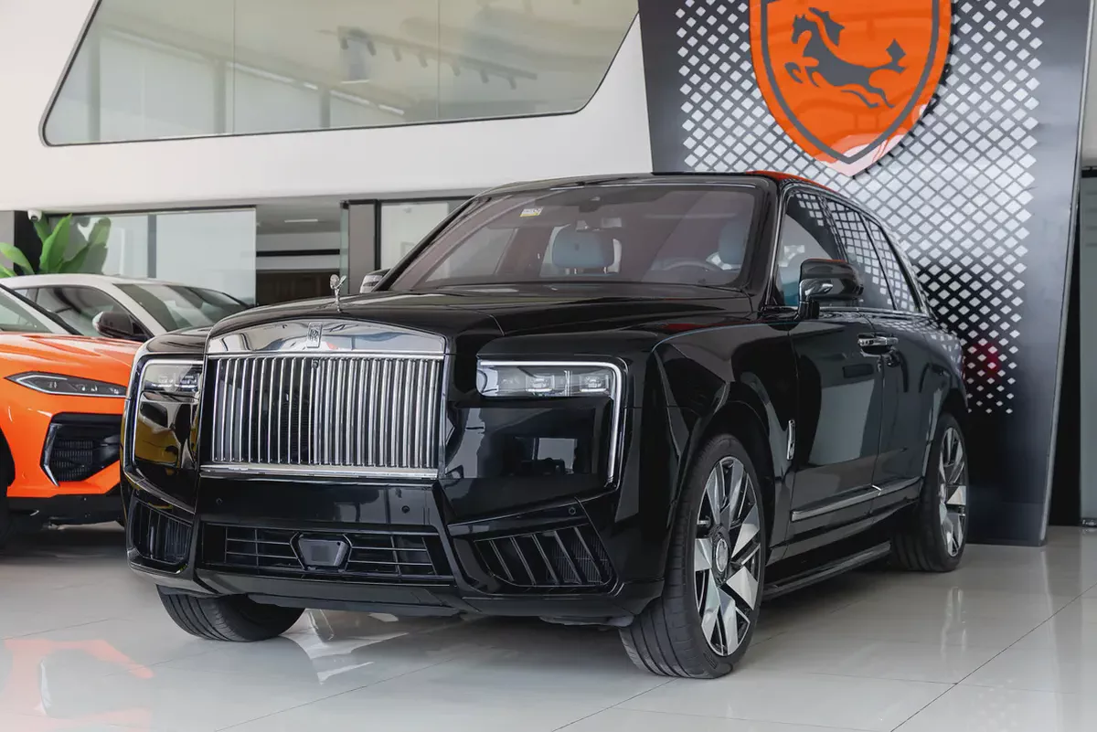 ROLLS-ROYCE CULLINAN | WARRANTY AVAILABLE PITSTOP 360AGMC | SILVER BADGE | BESPOKE TURQUOISE LEATHER-2-2