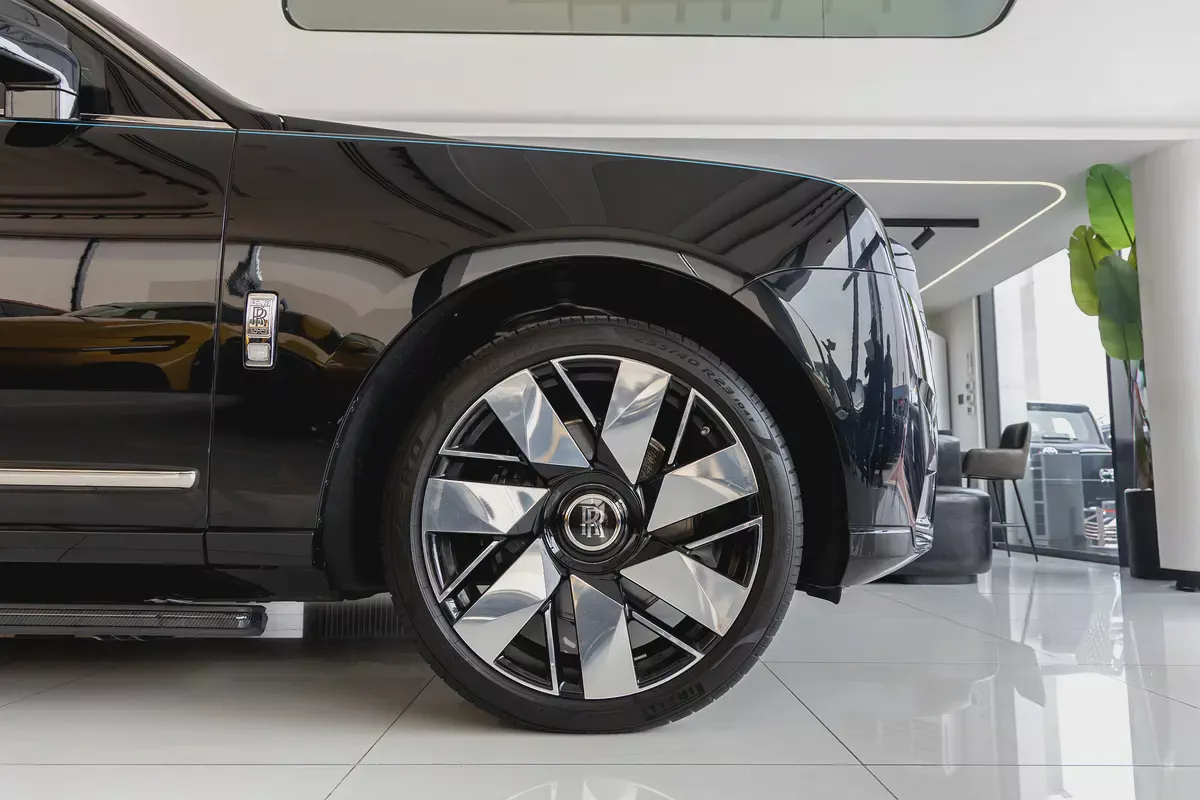 ROLLS-ROYCE CULLINAN | WARRANTY AVAILABLE PITSTOP 360AGMC | SILVER BADGE | BESPOKE TURQUOISE LEATHER-7-7