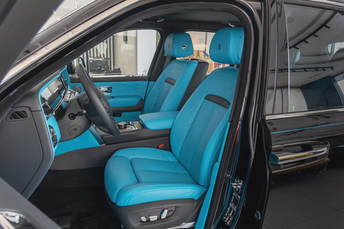 ROLLS-ROYCE CULLINAN | WARRANTY AVAILABLE PITSTOP 360AGMC | SILVER BADGE | BESPOKE TURQUOISE LEATHER-8-8