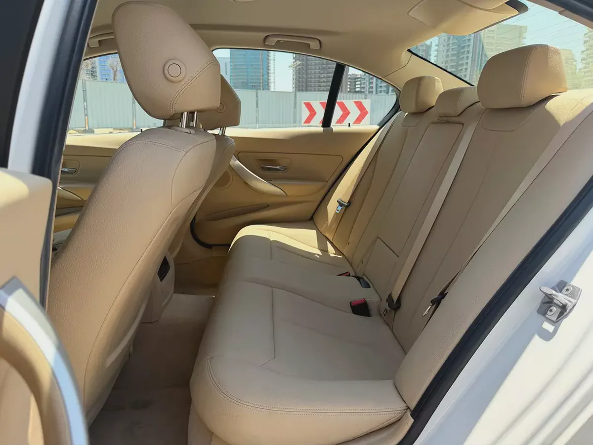 Stunning 2017 BMW 318i Executive - GCC Specs-11-11