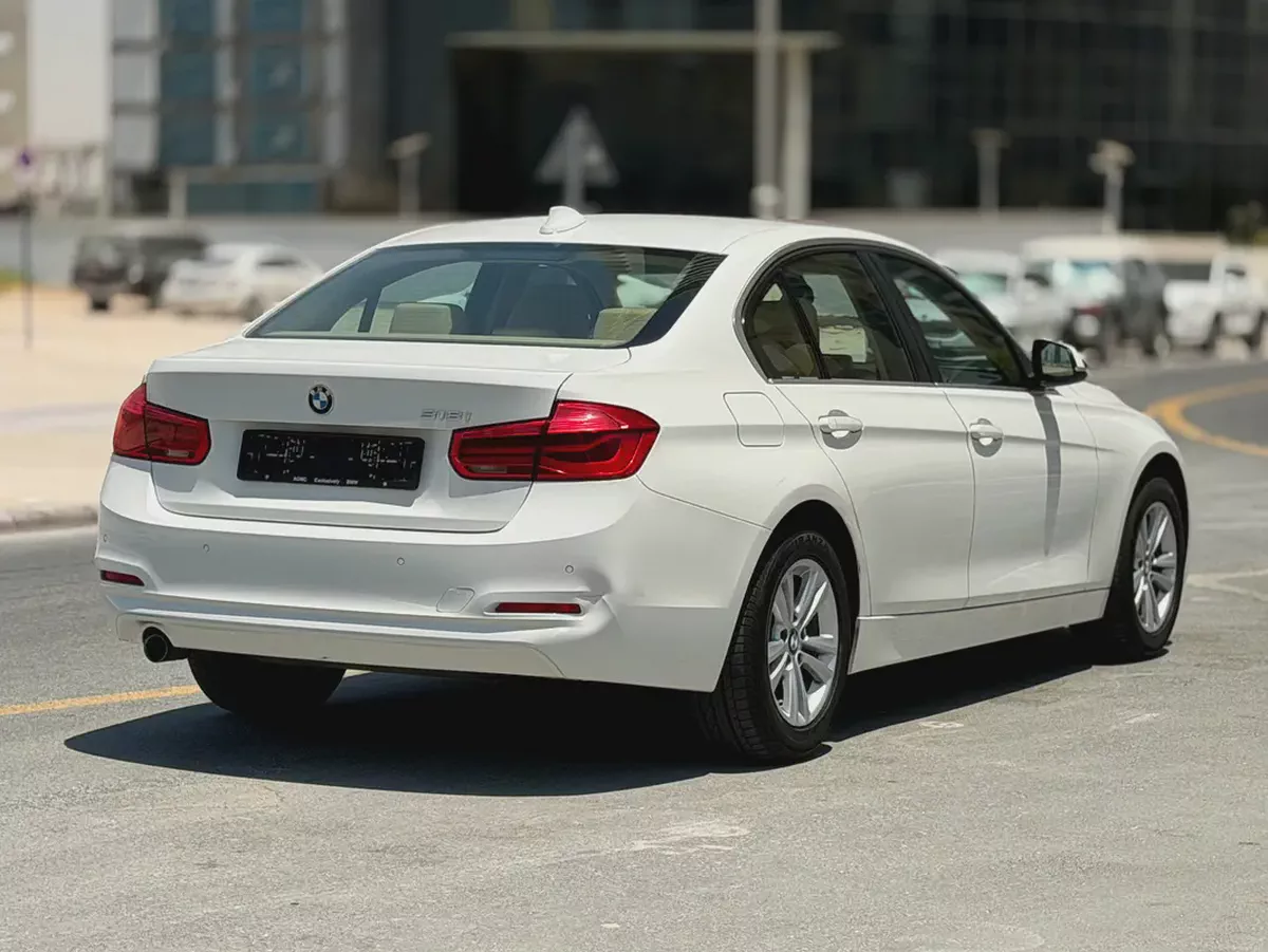 Stunning 2017 BMW 318i Executive - GCC Specs-14-14